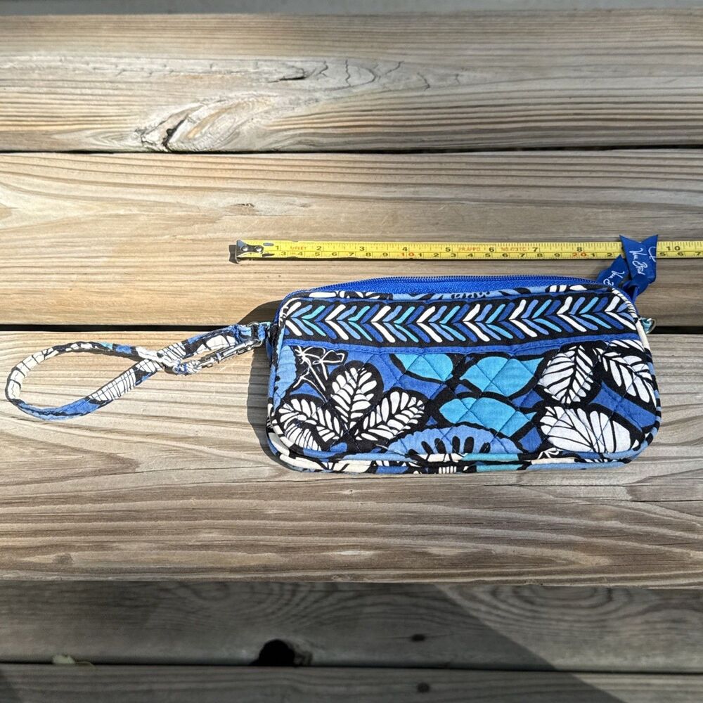 Vera Bradley Wristlet Blue Bayou Pattern Excellent Condition 6x8"
